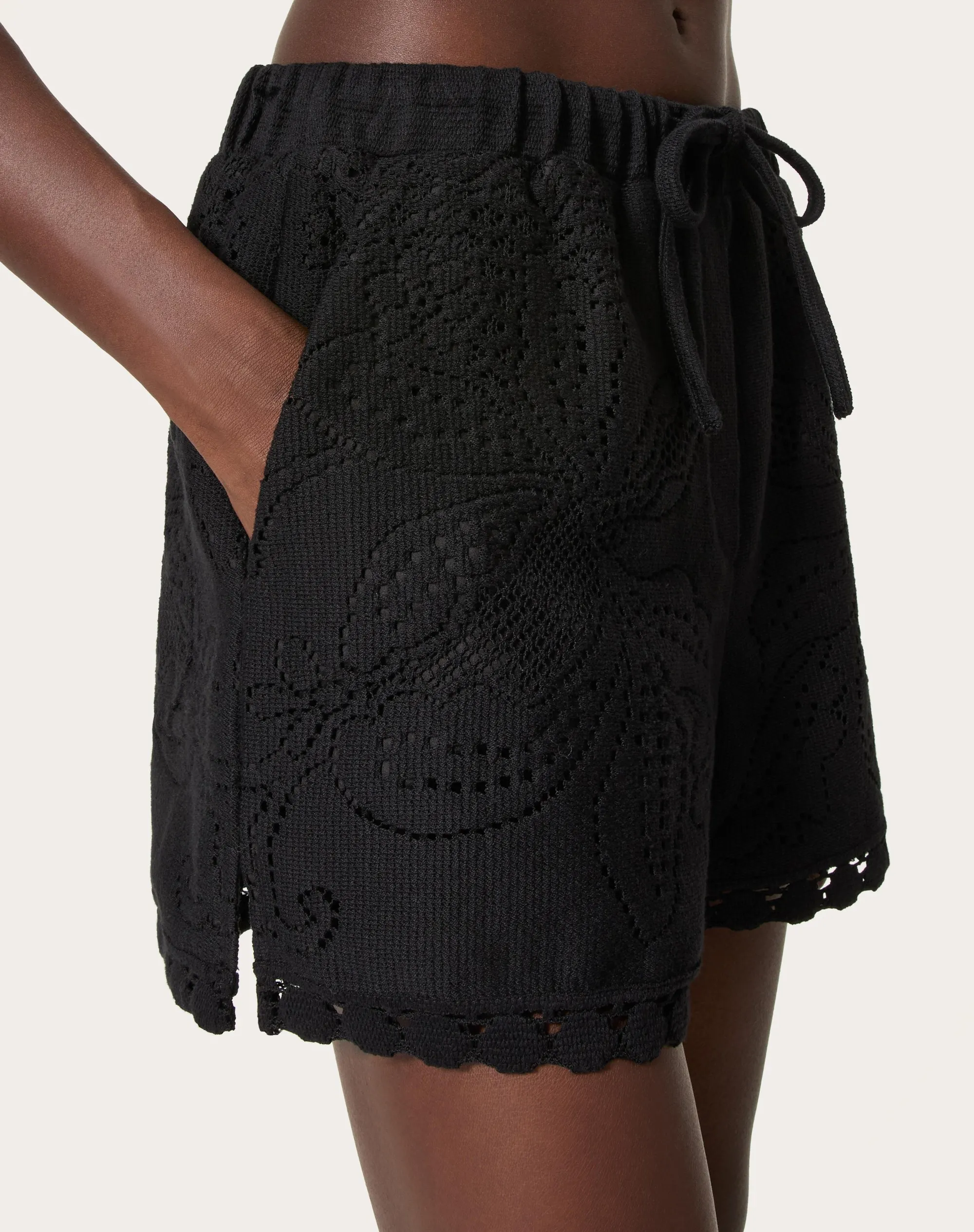 SHORTS IN VALENTINO COTTON GUIPURE JARDIN PLAT